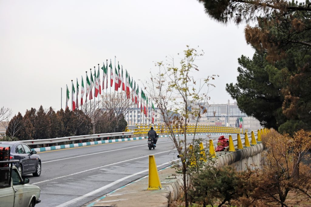 لوکیشن عکاسی در زیر دو پل در شرق تهران