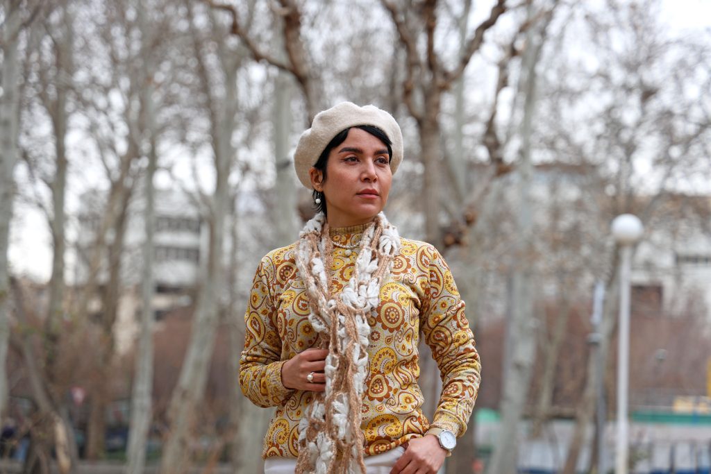 نمونه کار عکاسی در فضای باز از خانم در تهران