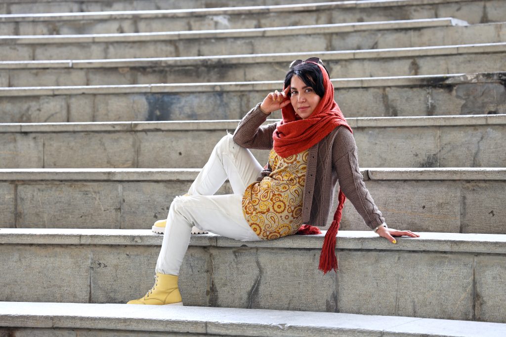 نمونه کار عکاسی در فضای باز از خانم در تهران