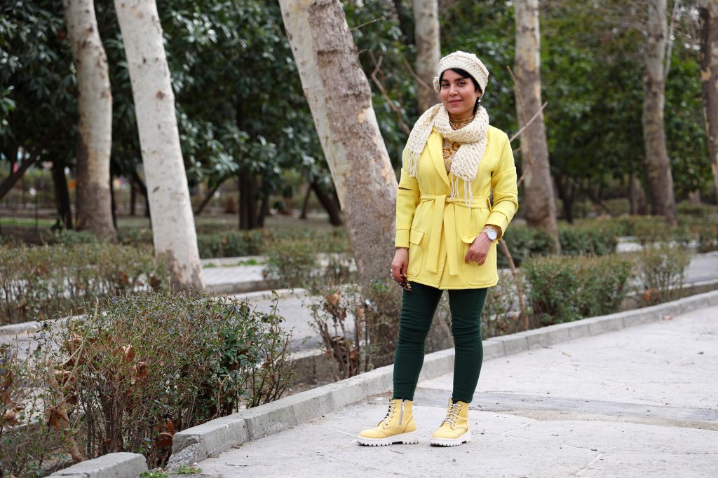 نمونه کار عکاسی در فضای باز از خانم در تهران