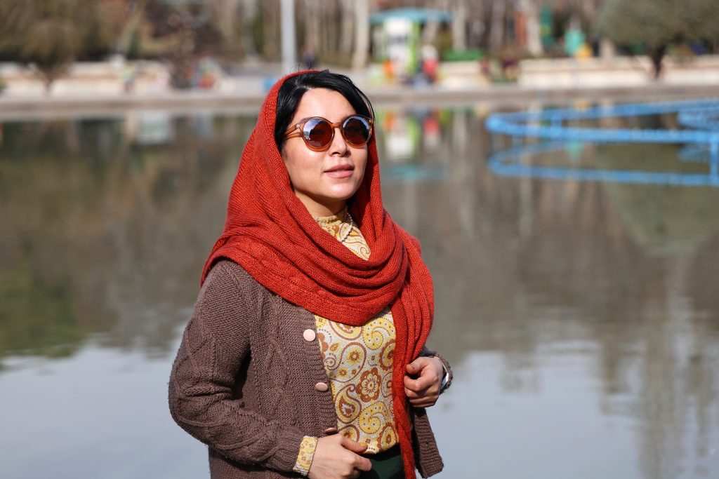 نمونه کار عکاسی در فضای باز از خانم در تهران